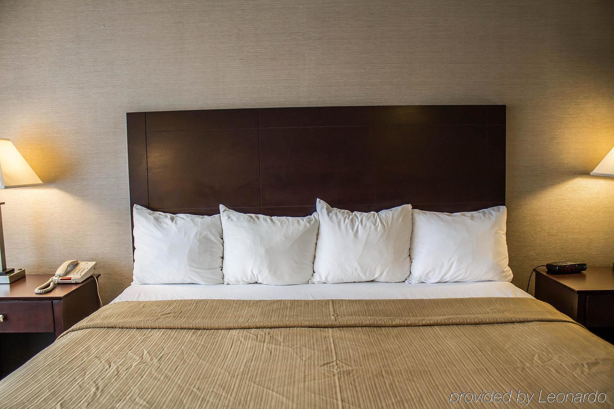 Quality Inn & Conference Center Акрон Екстер'єр фото