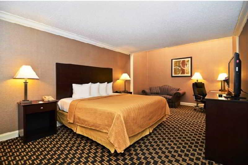 Quality Inn & Conference Center Акрон Екстер'єр фото