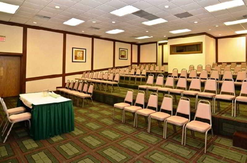 Quality Inn & Conference Center Акрон Екстер'єр фото