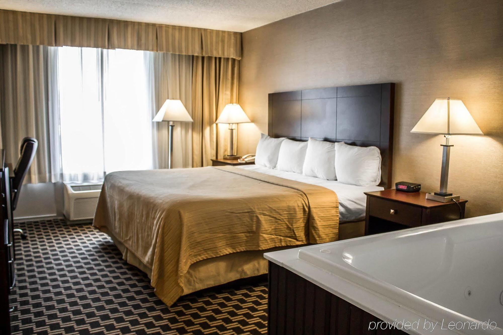 Quality Inn & Conference Center Акрон Екстер'єр фото