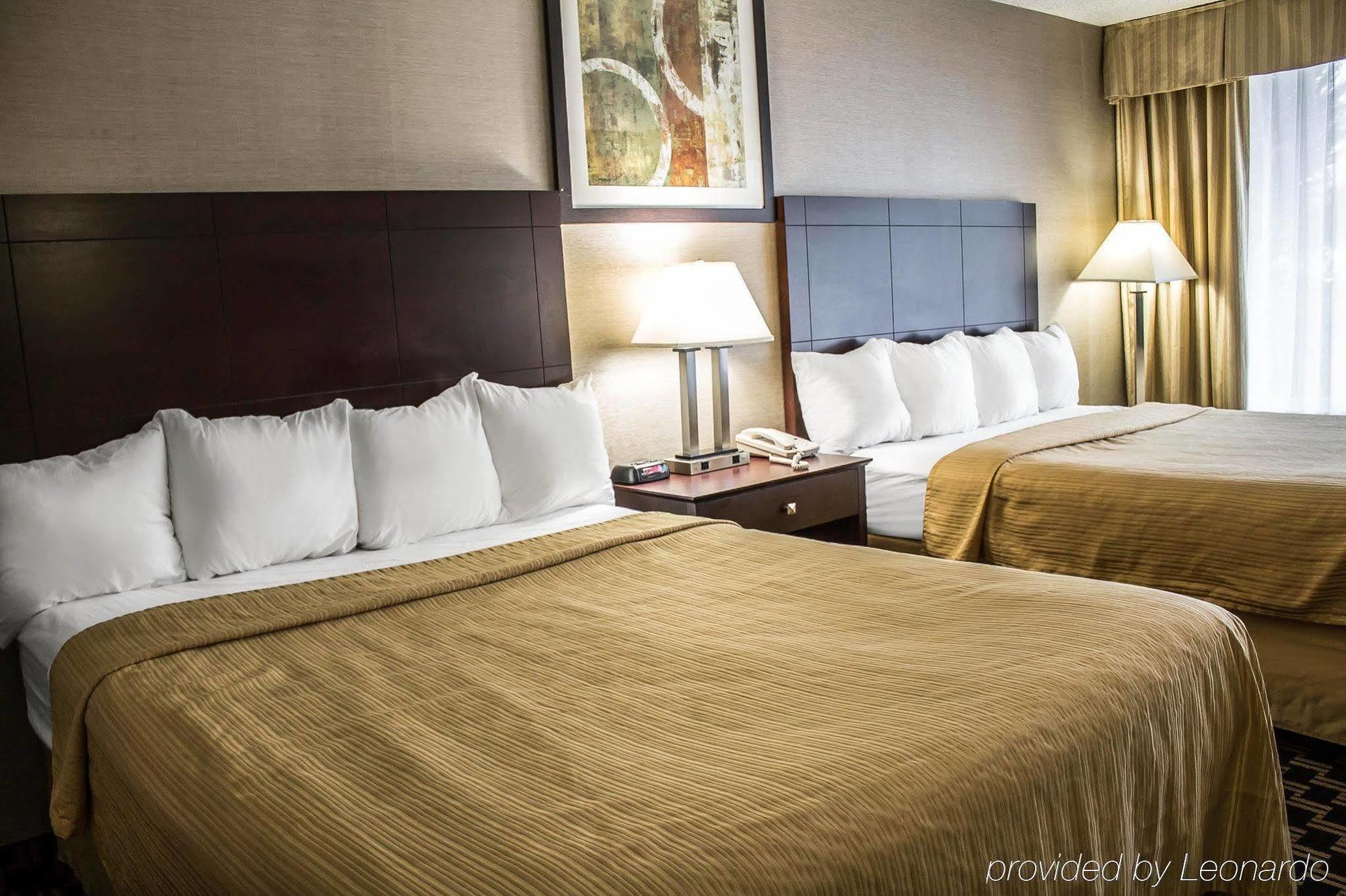 Quality Inn & Conference Center Акрон Екстер'єр фото