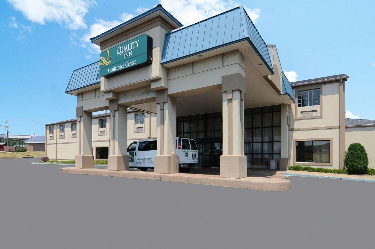 Quality Inn & Conference Center Акрон Екстер'єр фото